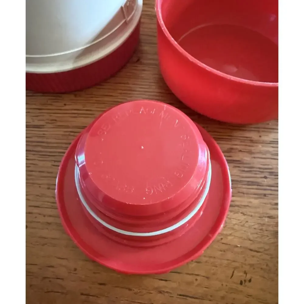 Vintage Thermos Model 6002 Red & White 10 oz Wide Mouth Vacuum Food Jar Complete